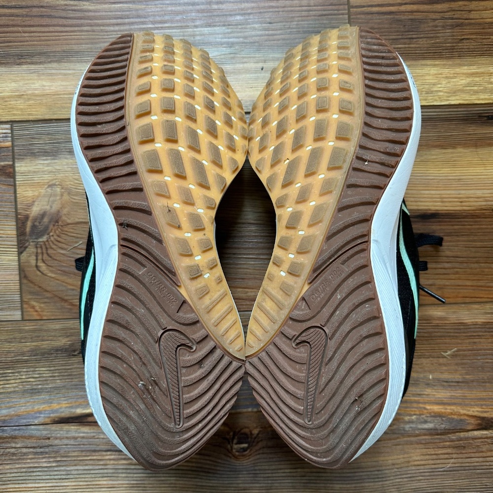 Black Nike Air Zoom Vomero 16 - Picture 7 of 9